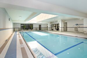 A swimming pool that has no people.